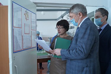 Депутаты контролируют питание в школах 